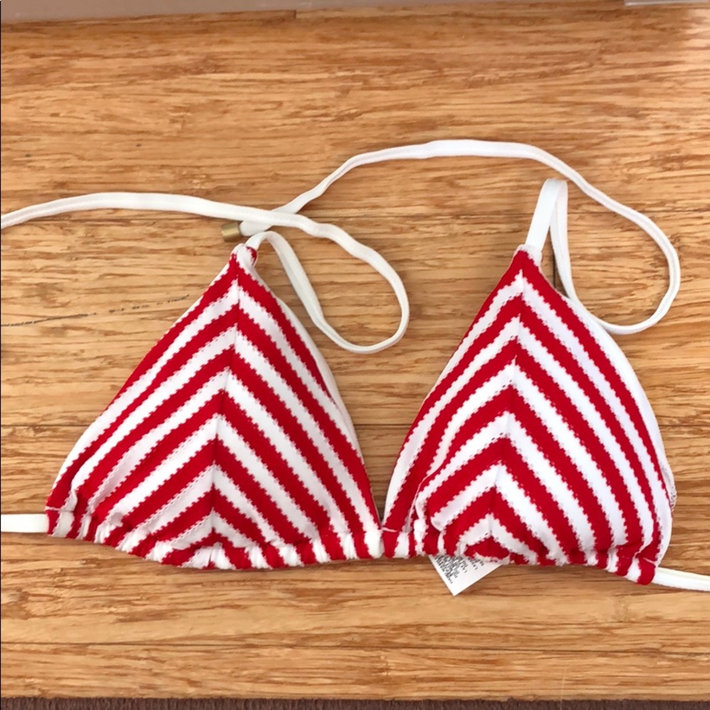 Vitamin A swimsuit top size Medium